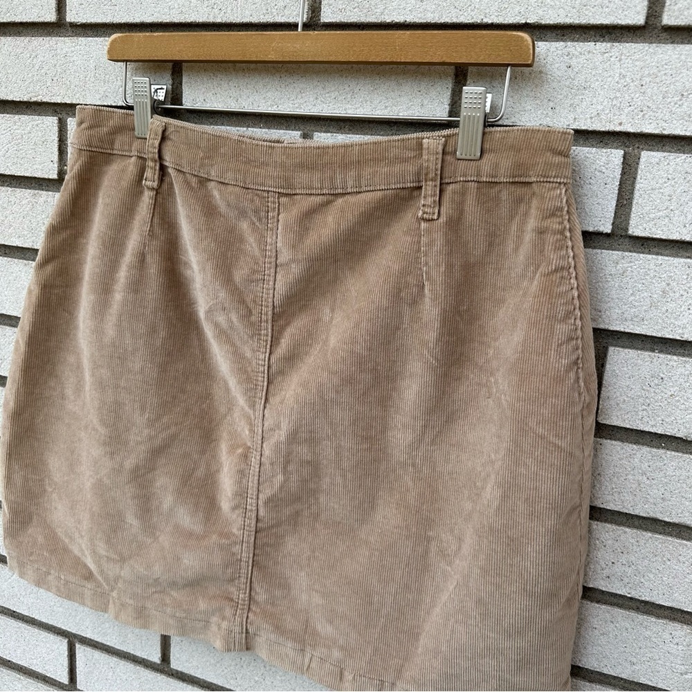 NWT Pretty Little Thing A-line Corduroy Mini Skirt Stone Cord Cammie Tan 12 - Picture 8 of 12